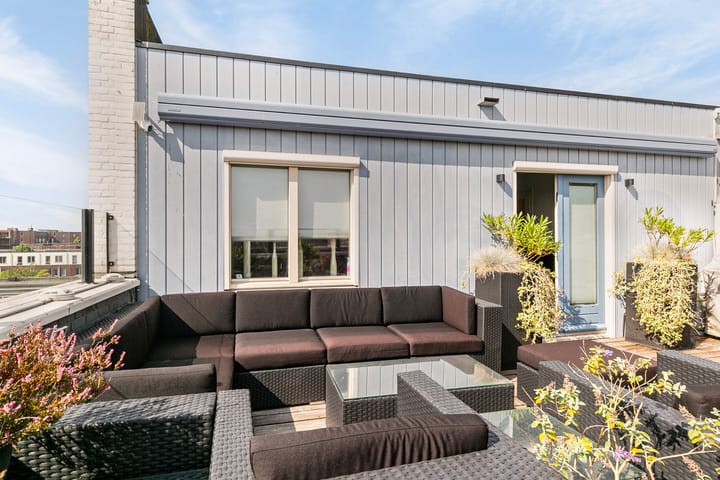 Appartement te koop: Beneluxlaan 669, Almere