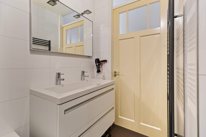 Appartement te koop: Beneluxlaan 669, Almere