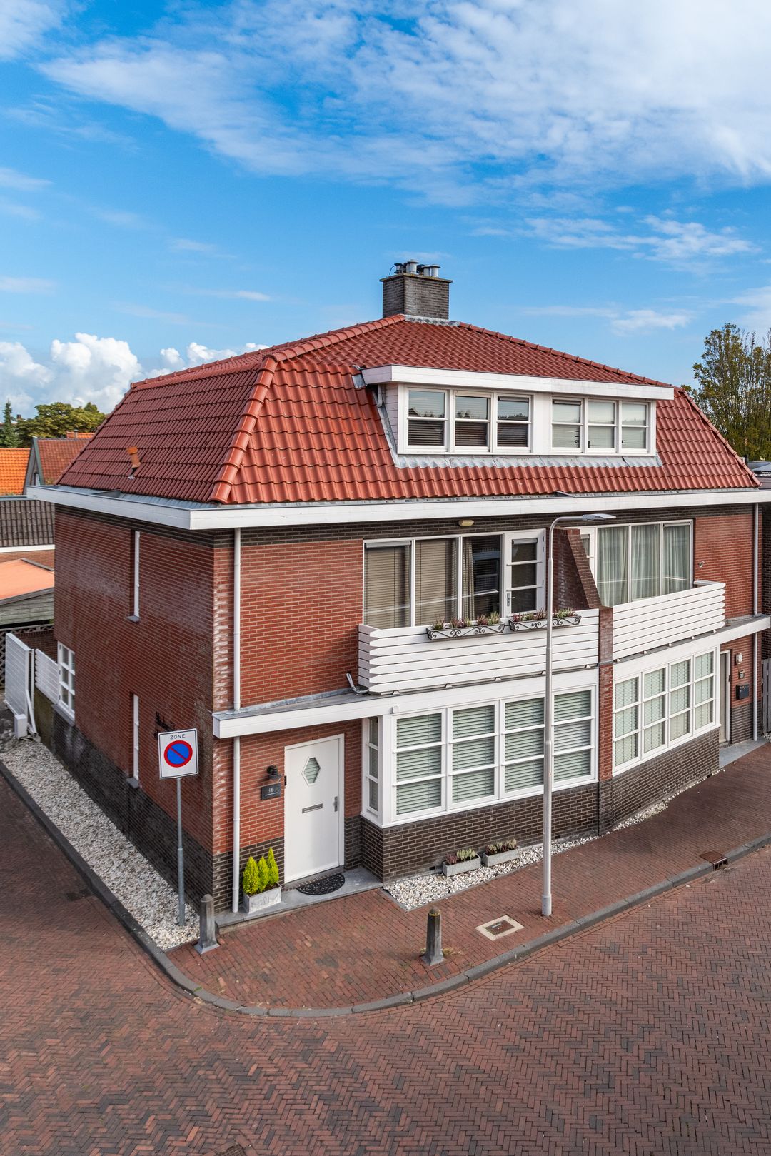 Photo 46 of Weteringstraat 1-B