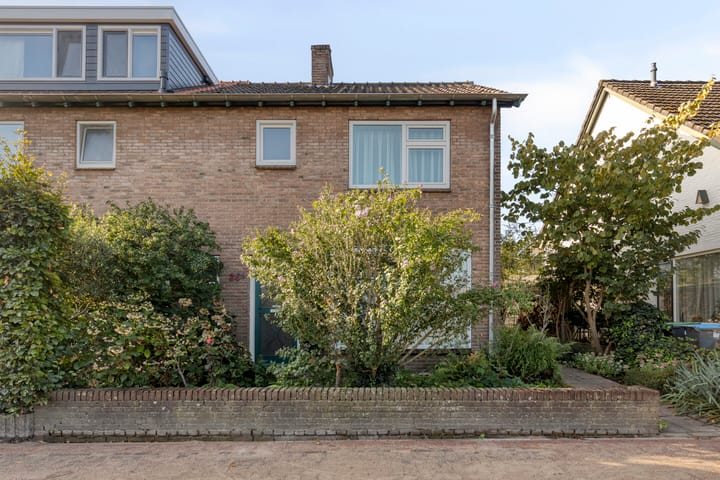 Twee-onder-één-kap te koop: Zuider Parallelweg 26A, Velp (Ge)