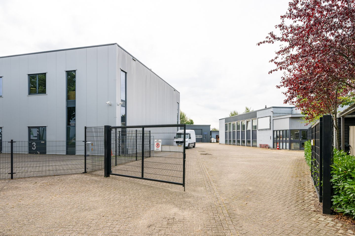 View photo 5 of Raphaëlstraat 3