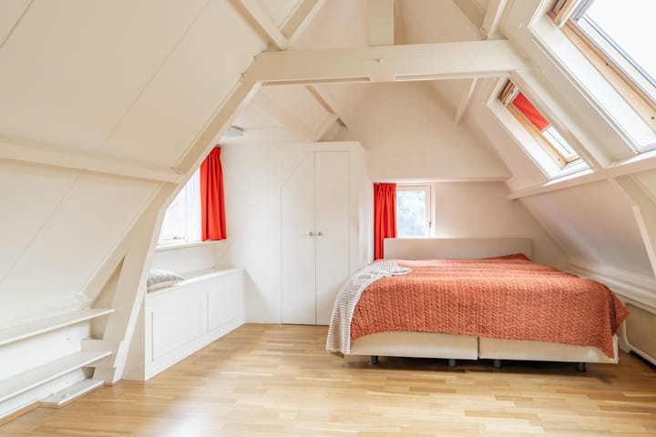 Vrijstaande woning te koop: Zevenenderdrift 4, Laren (Nh)