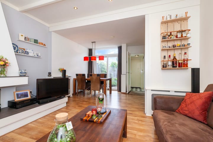 Tussenwoning te koop: Leliestraat 37, Vlaardingen