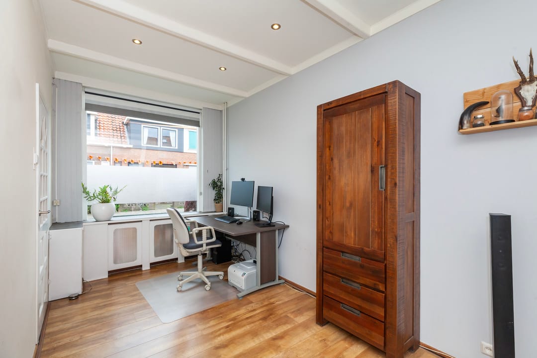 Photo 11 of Leliestraat 37