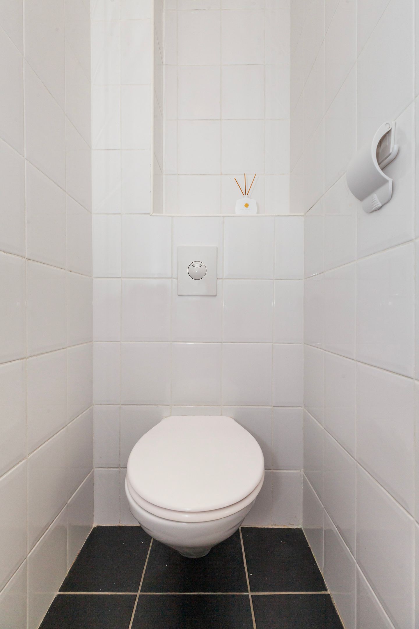 Photo 20 of Leliestraat 37