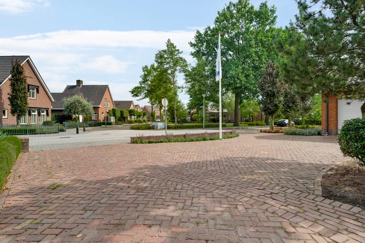 Vrijstaande woning te koop: Mgr Verstraelenstraat 12, Sevenum