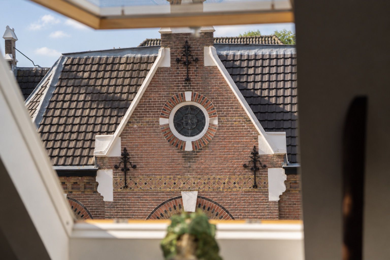 Photo 15 of Graaf van Burenstraat 8