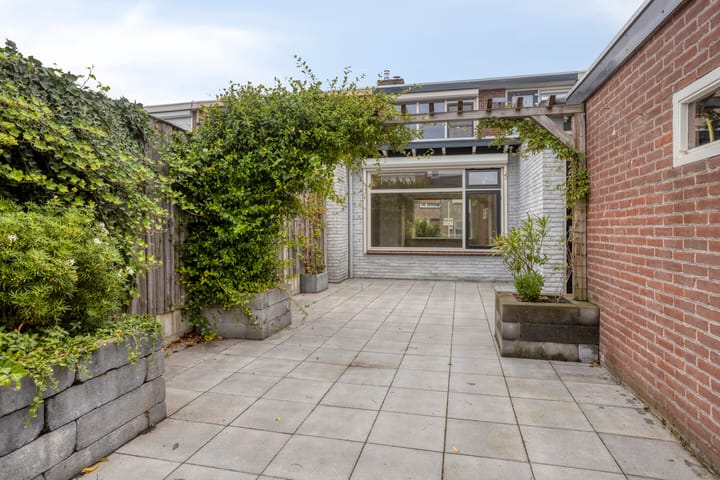 Tussenwoning te koop: Irisstraat 6, Steenbergen (Nb)