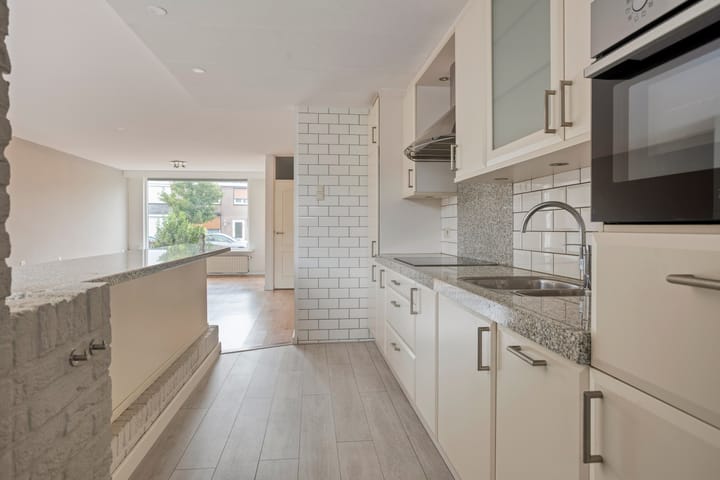 Tussenwoning te koop: Irisstraat 6, Steenbergen (Nb)