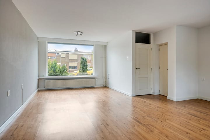 Tussenwoning te koop: Irisstraat 6, Steenbergen (Nb)