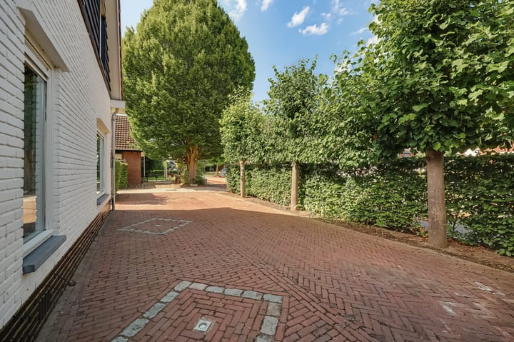 Twee-onder-één-kap te koop: Mildijk 4, Vuren