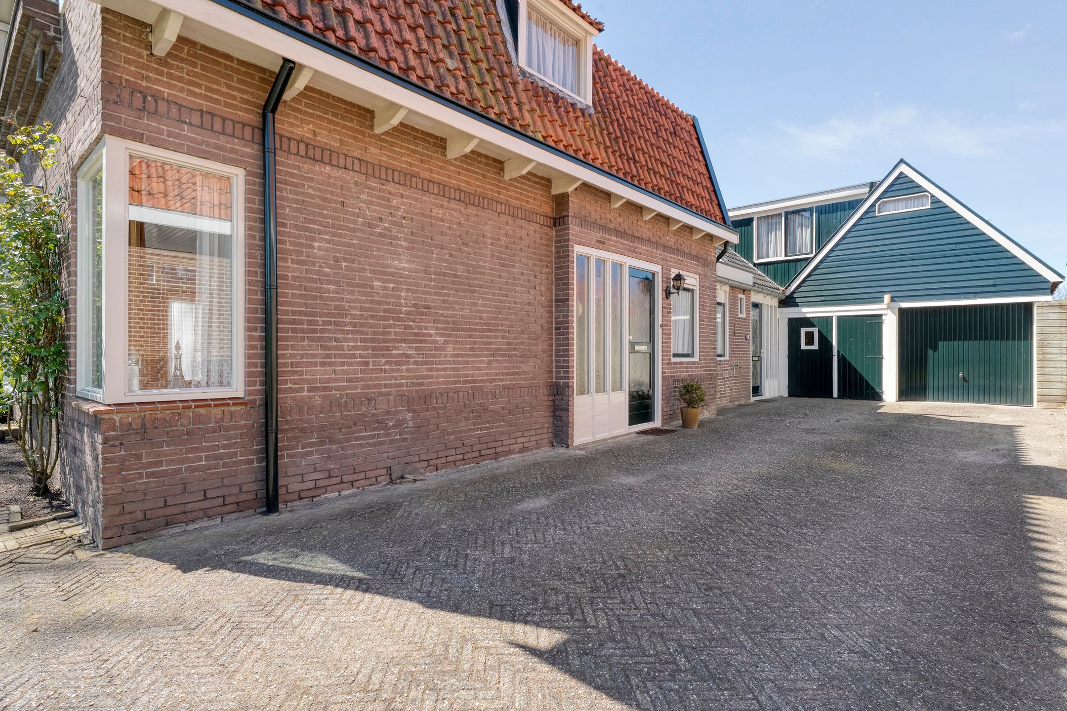 Photo 12 of Brinkstraat 10
