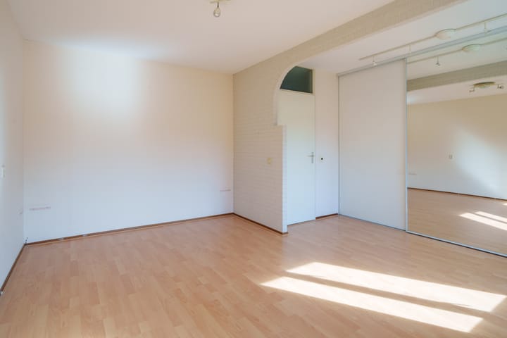 Tussenwoning te koop: Saint-Saensgracht 19, Almere