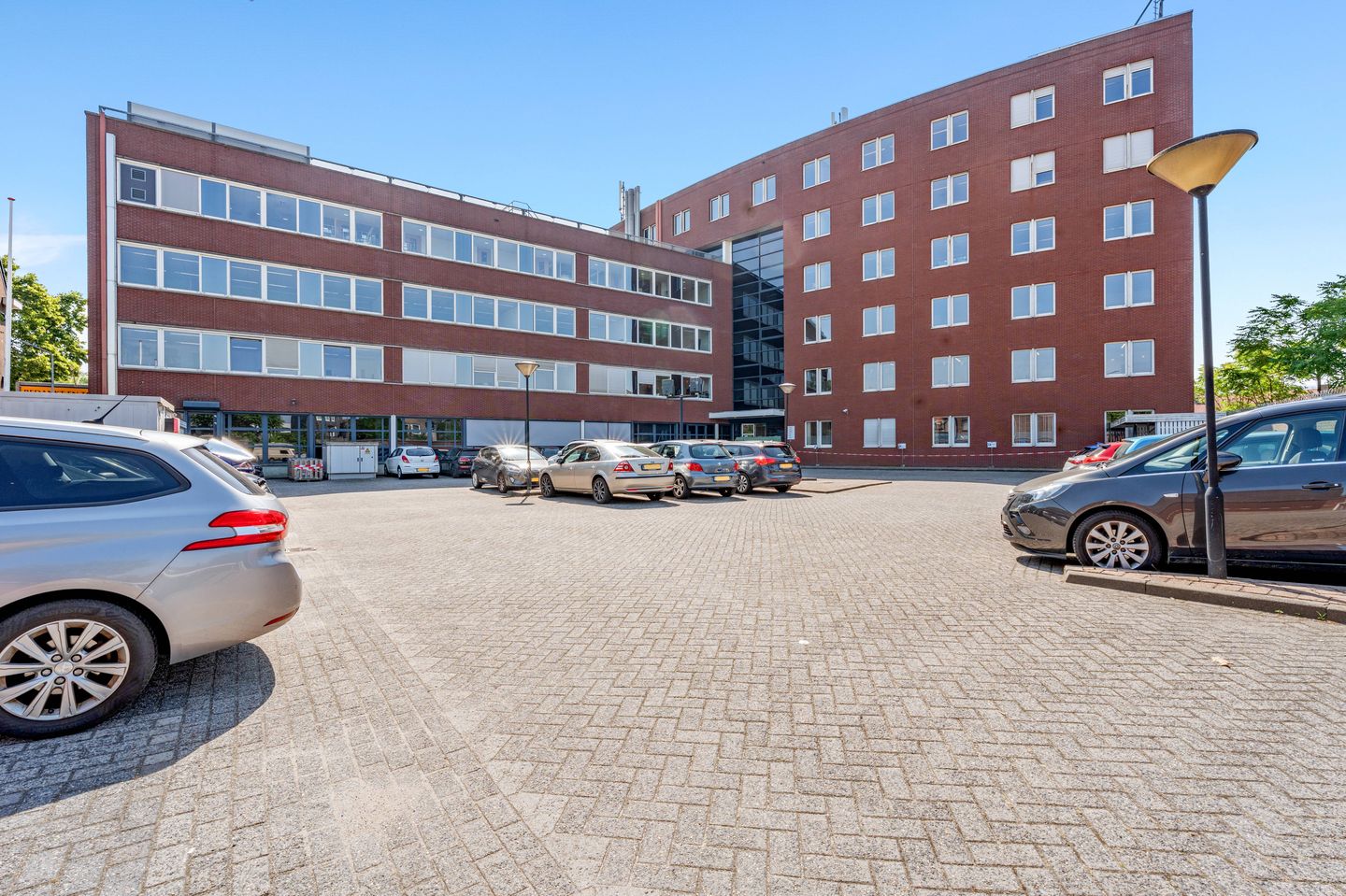 Bekijk foto 3 van Parallelweg 64