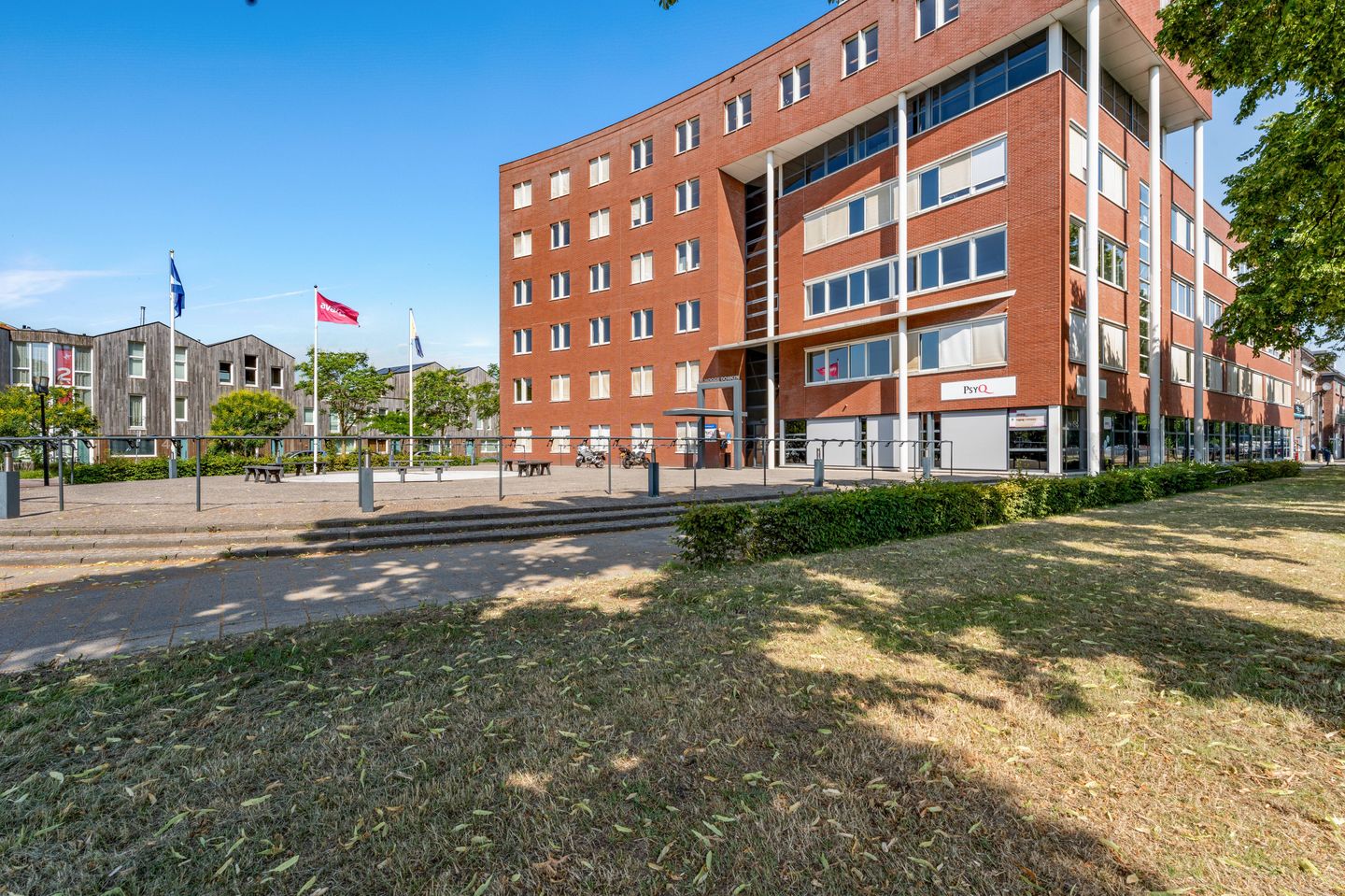 Bekijk foto 2 van Parallelweg 64