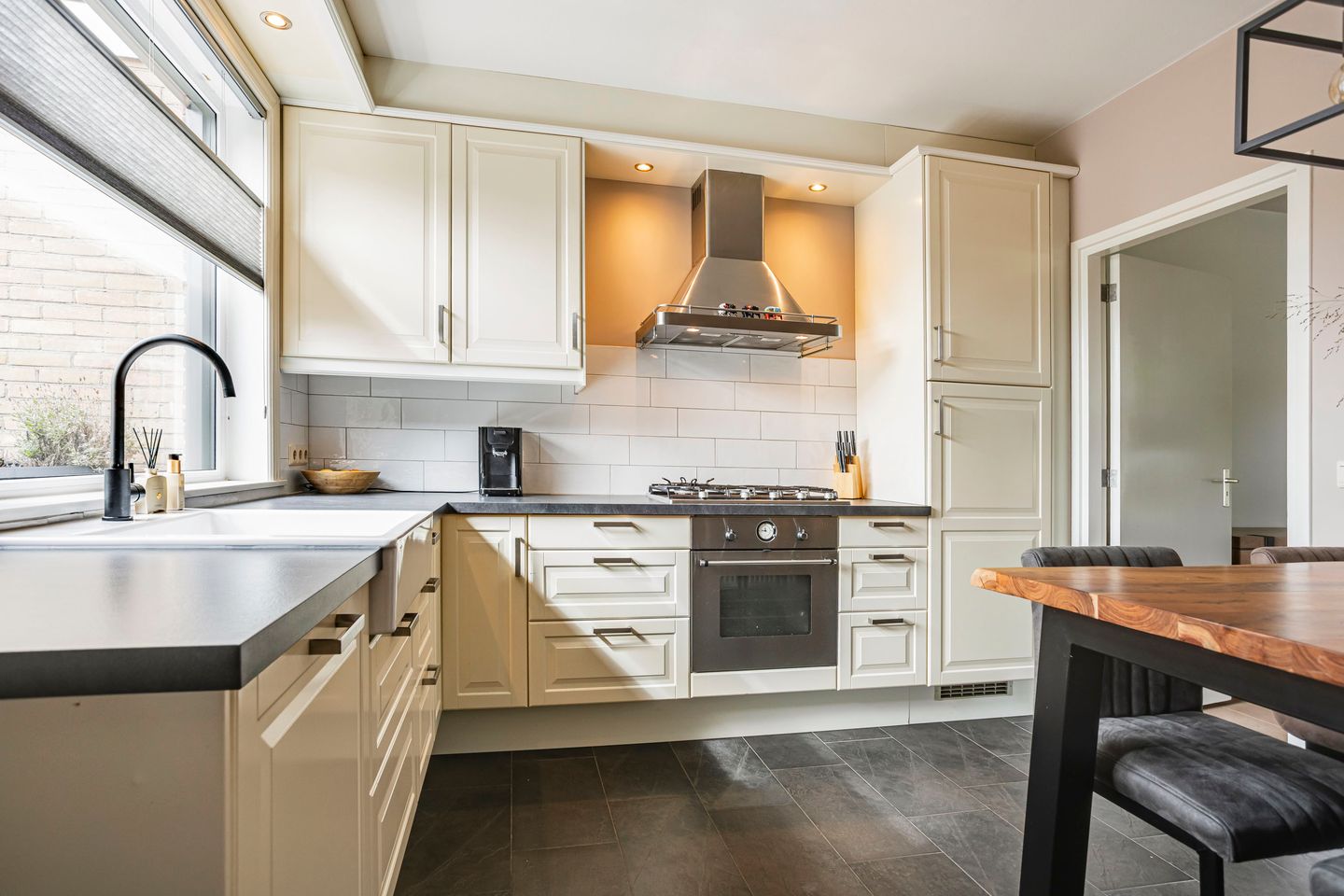 Foto 14 van Titus Brandsmastraat 1