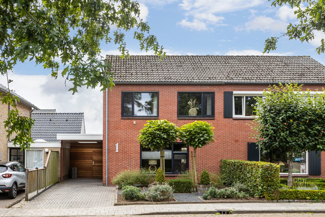 Foto 1 van Titus Brandsmastraat 1