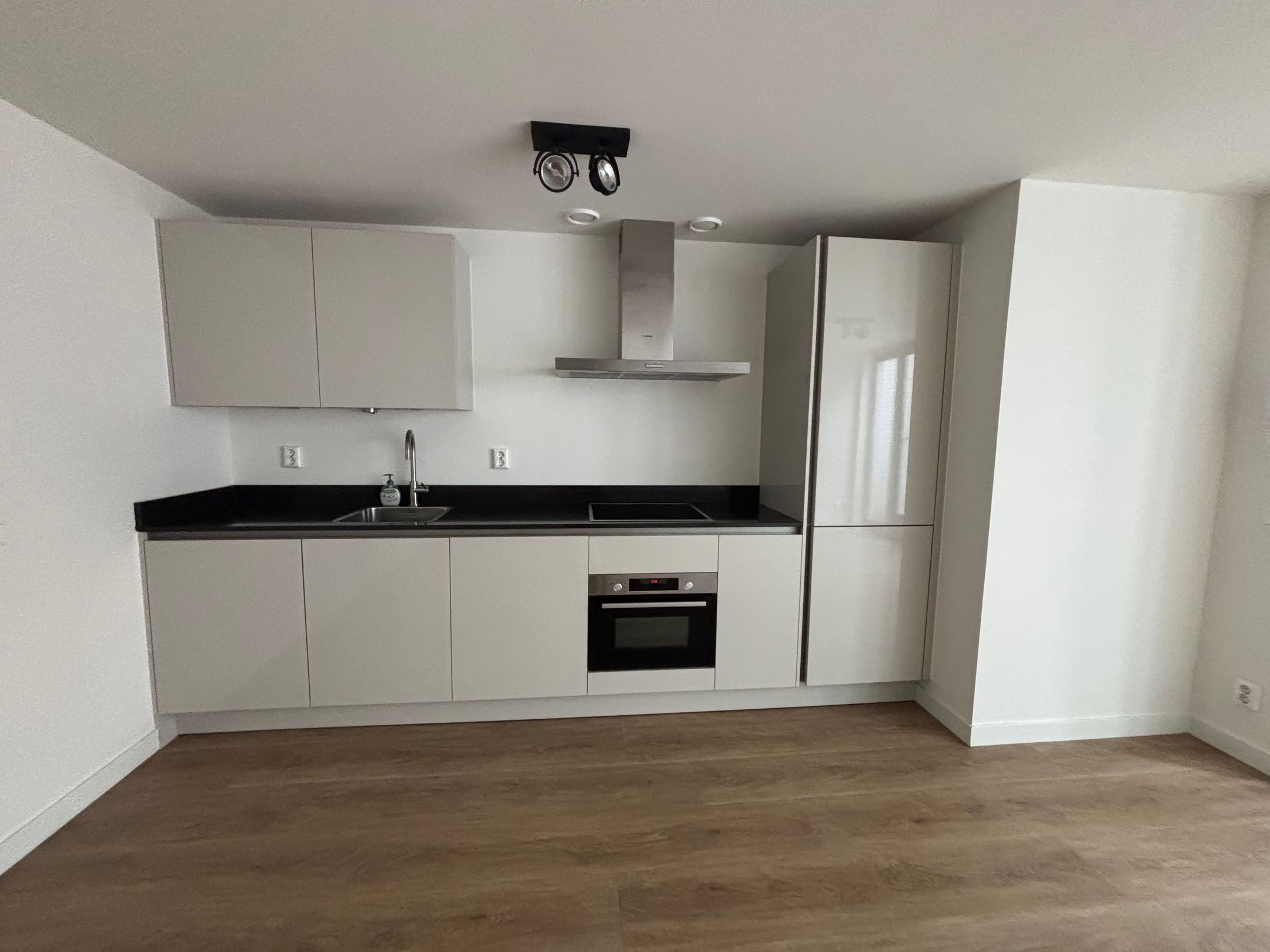 Photo 6 of Bellamystraat 49-F