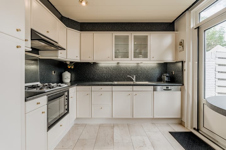 Tussenwoning te koop: Landsteinerstraat 6, Diemen