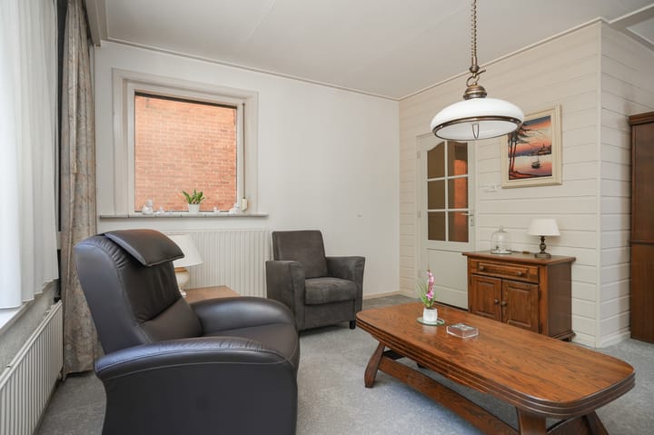 Twee-onder-één-kap te koop: Schoolstraat 5, Rossum (Ge)