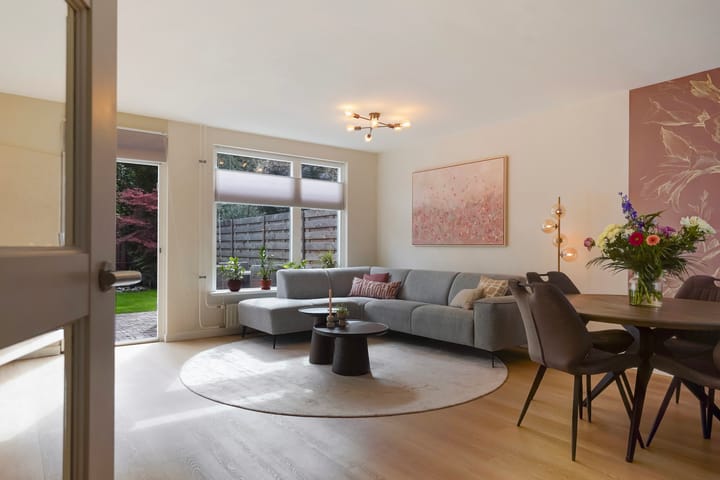 Tussenwoning te koop: Barentszrede 32, Zoetermeer