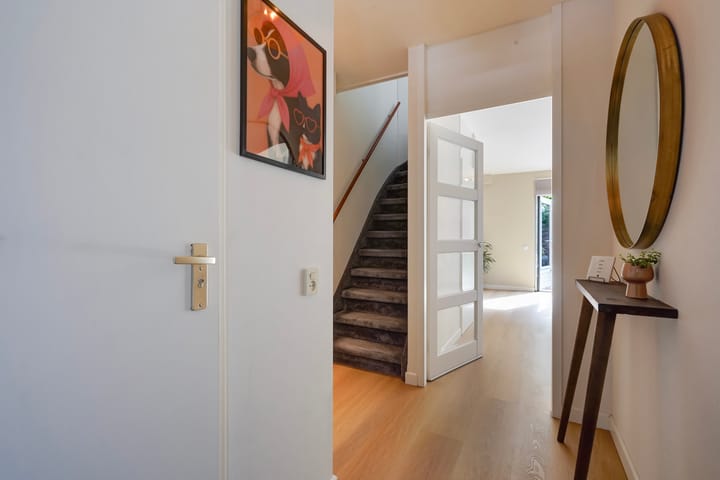 Tussenwoning te koop: Barentszrede 32, Zoetermeer