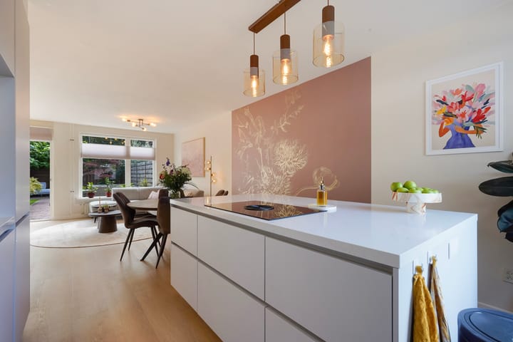 Tussenwoning te koop: Barentszrede 32, Zoetermeer
