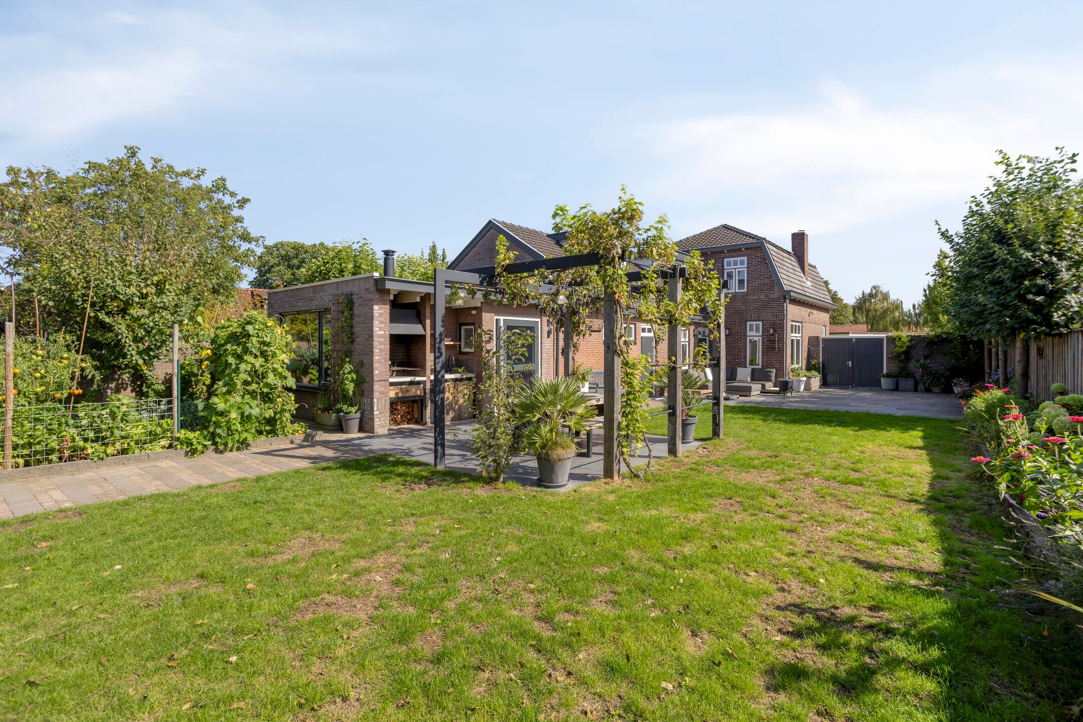 Foto 42 van Van Vroonhovenlaan 15