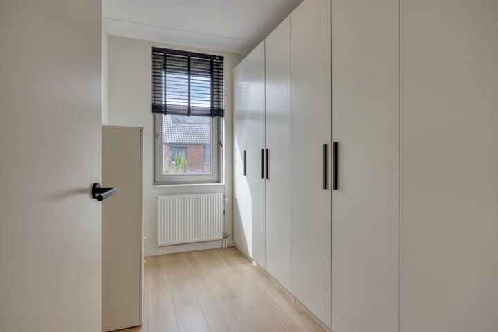 Tussenwoning te koop: Niellerveld 19, Roermond