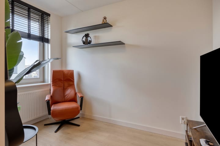 Tussenwoning te koop: Niellerveld 19, Roermond