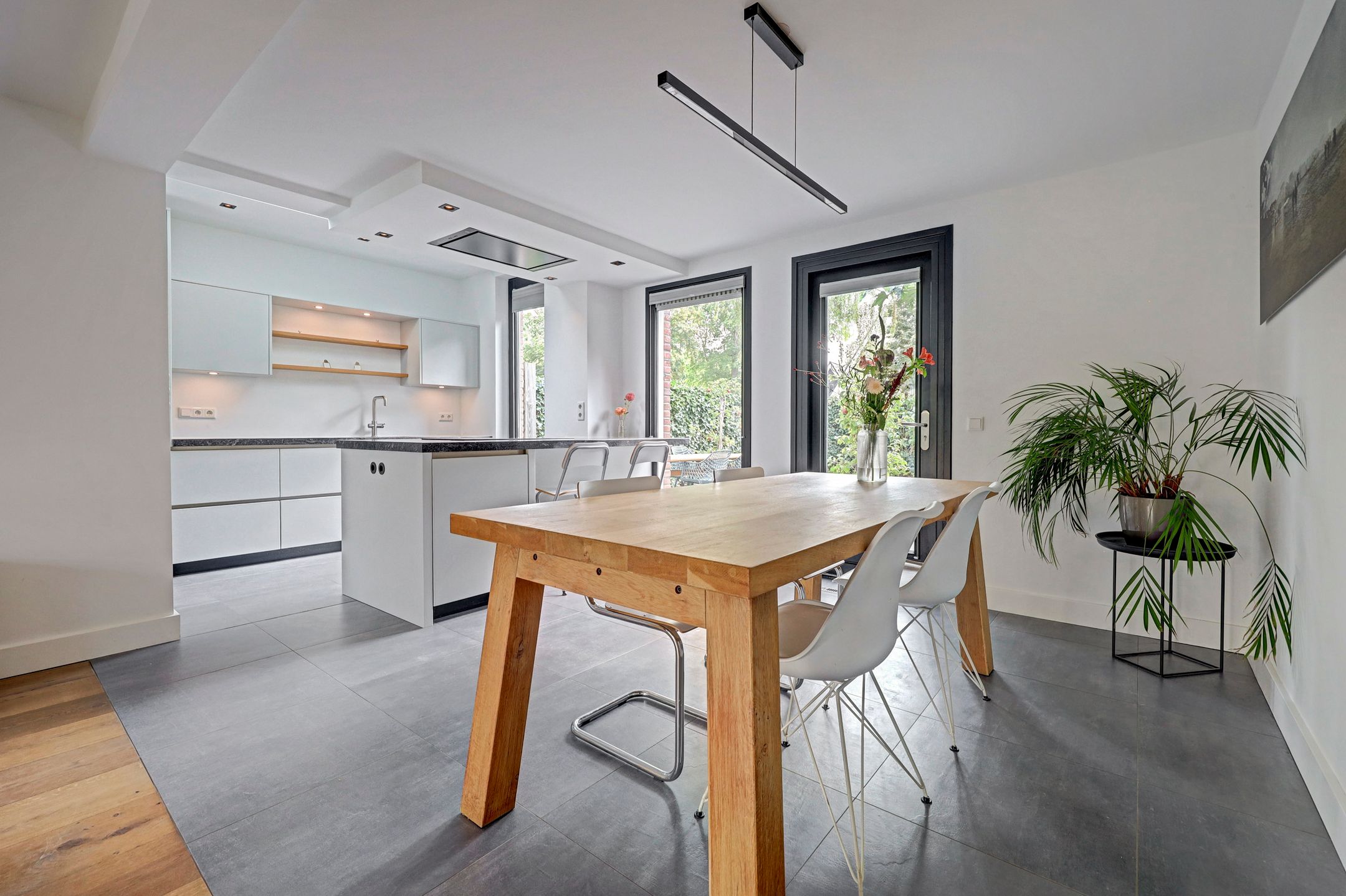 Photo 18 of Burgemeester van Randwijckstraat 42