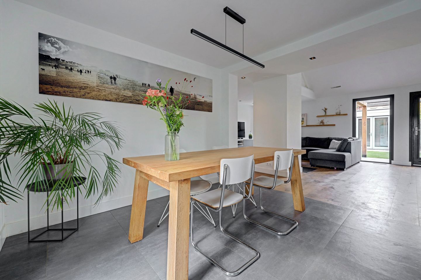 Photo 19 of Burgemeester van Randwijckstraat 42