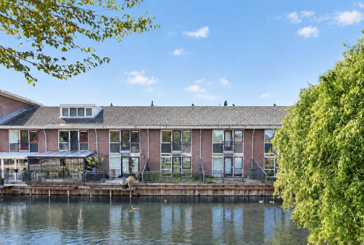 Tussenwoning te koop: Kapzaag 20, Zaandam