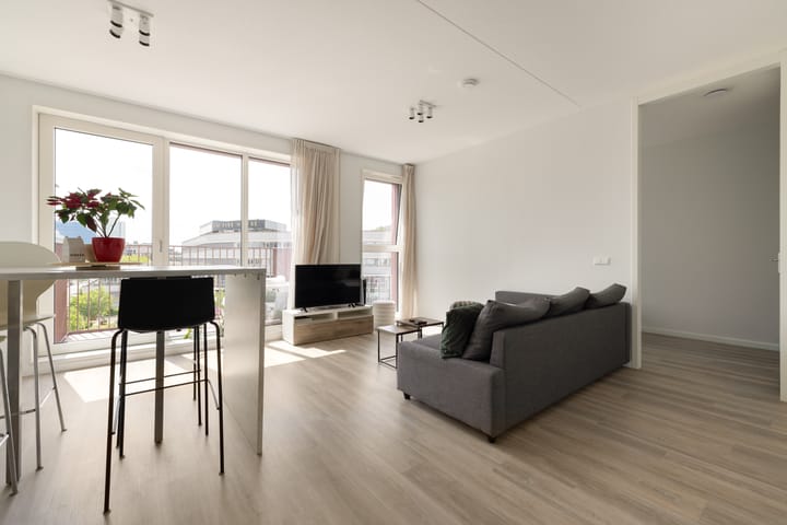 Appartement te koop: Mies van der Rohestraat 81, Hoofddorp