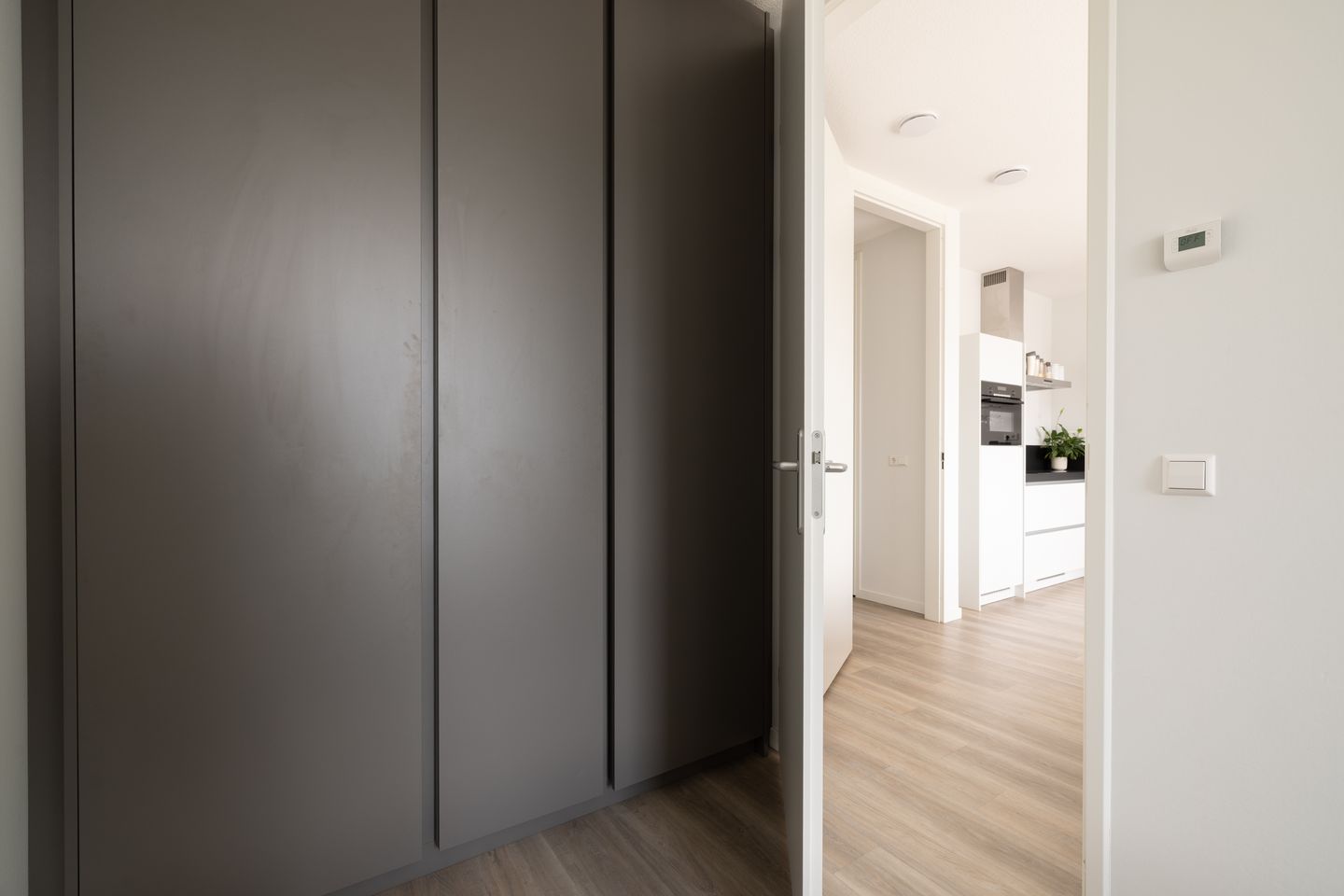 Photo 14 of Mies van der Rohestraat 81