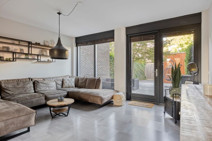 Hoekwoning te koop: Koningslinde 1, Zevenaar