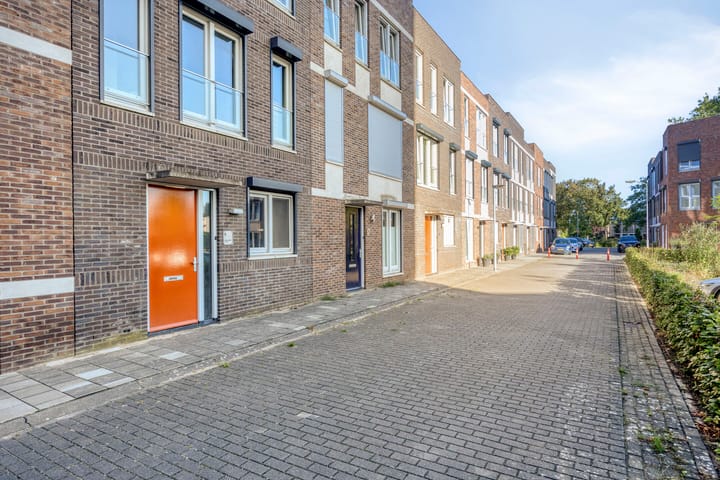 Hoekwoning te koop: Koningslinde 1, Zevenaar