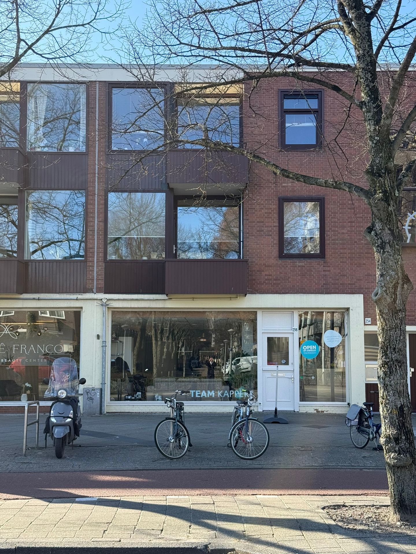 Bekijk foto 2 van Johan Huizingalaan 256