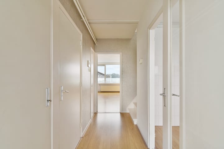 Appartement te koop: Van Oldenbarneveltplein 122, Dordrecht