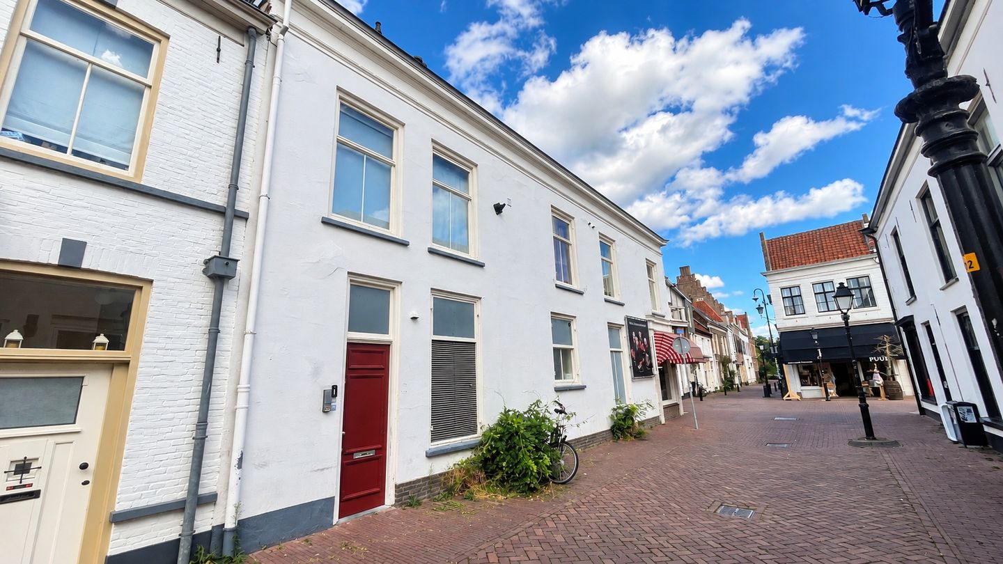View photo 3 of Tollenstraat 2