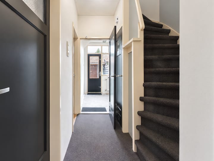 Tussenwoning te koop: Weberstraat 24, Hilversum