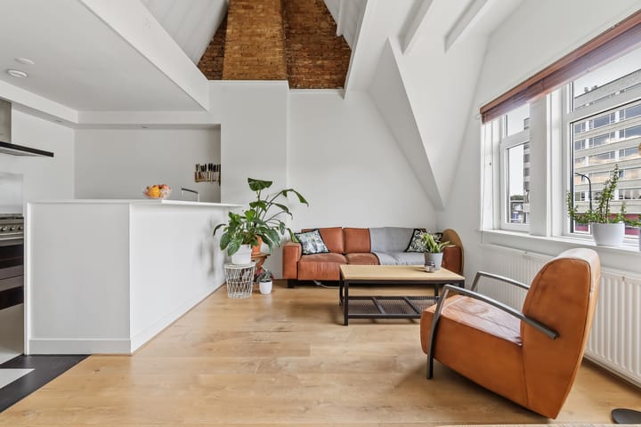 Appartement te koop: Haagweg 109B, Rijswijk (Zh)