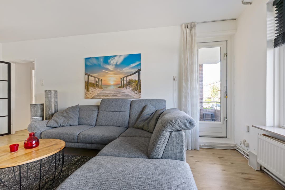 Photo 13 of Huygensstraat 135