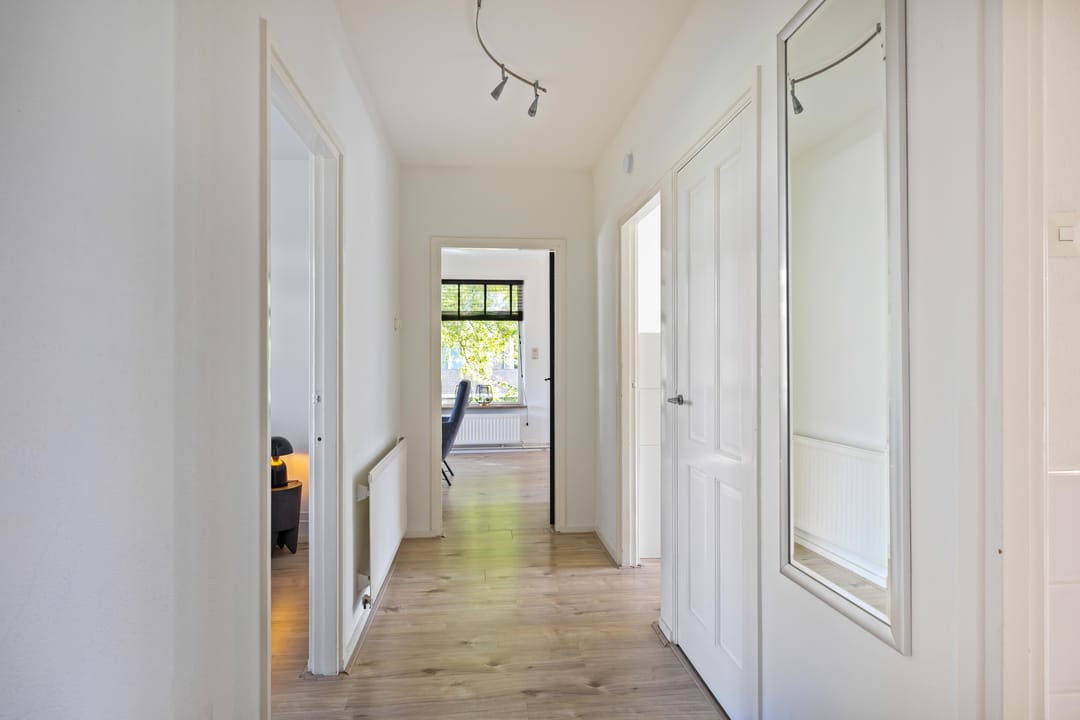 Photo 8 of Huygensstraat 135