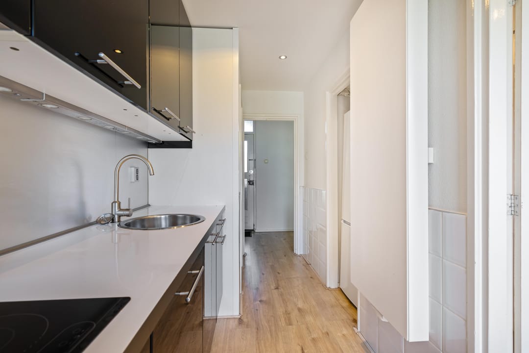 Photo 22 of Huygensstraat 135