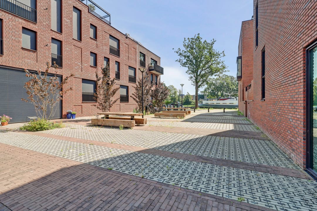 Photo 77 of Sluiseiland-Zuid 56