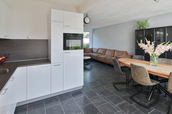 Tussenwoning te koop: Anjerlaan 61, De Kwakel