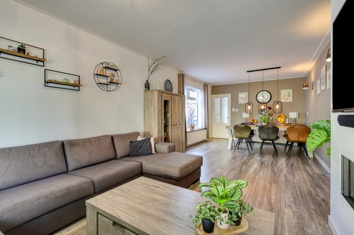 Twee-onder-één-kap te koop: IJsselstraat 73, Velp (Ge)