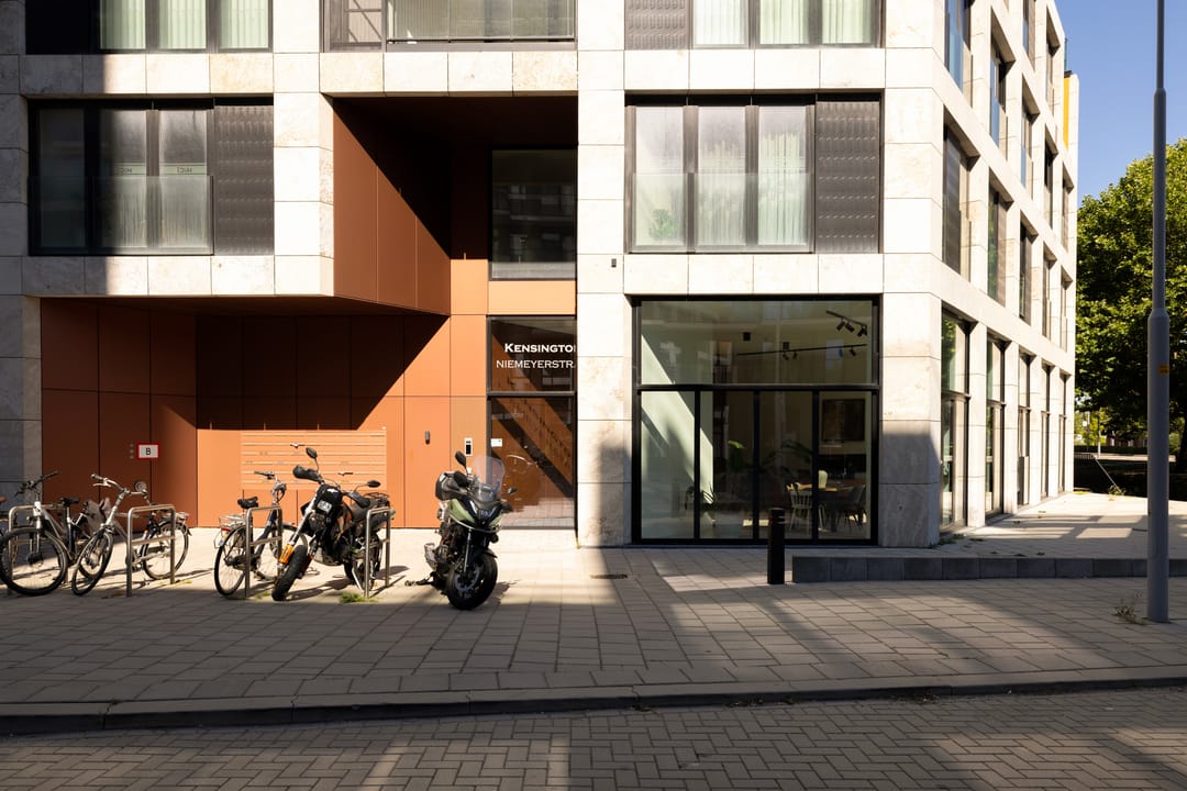 Photo 7 of Niemeyerstraat 102