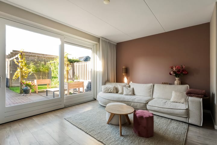 Tussenwoning te koop: Eikepage 17, Hoogeveen